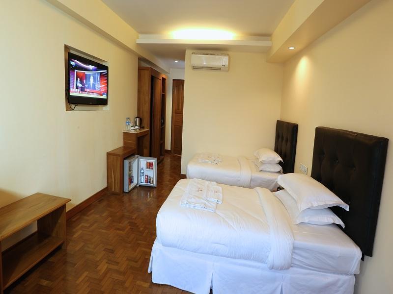 Queen'S Park Hotel Yangon Exterior photo
