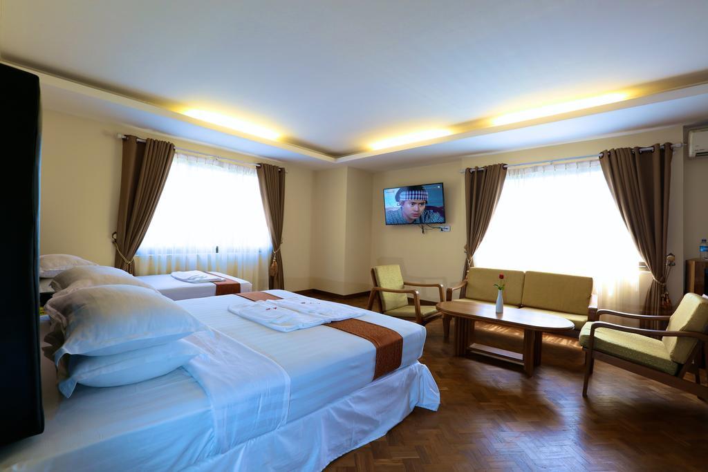 Queen'S Park Hotel Yangon Exterior photo