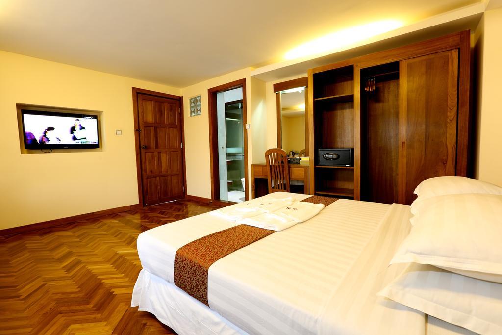 Queen'S Park Hotel Yangon Exterior photo