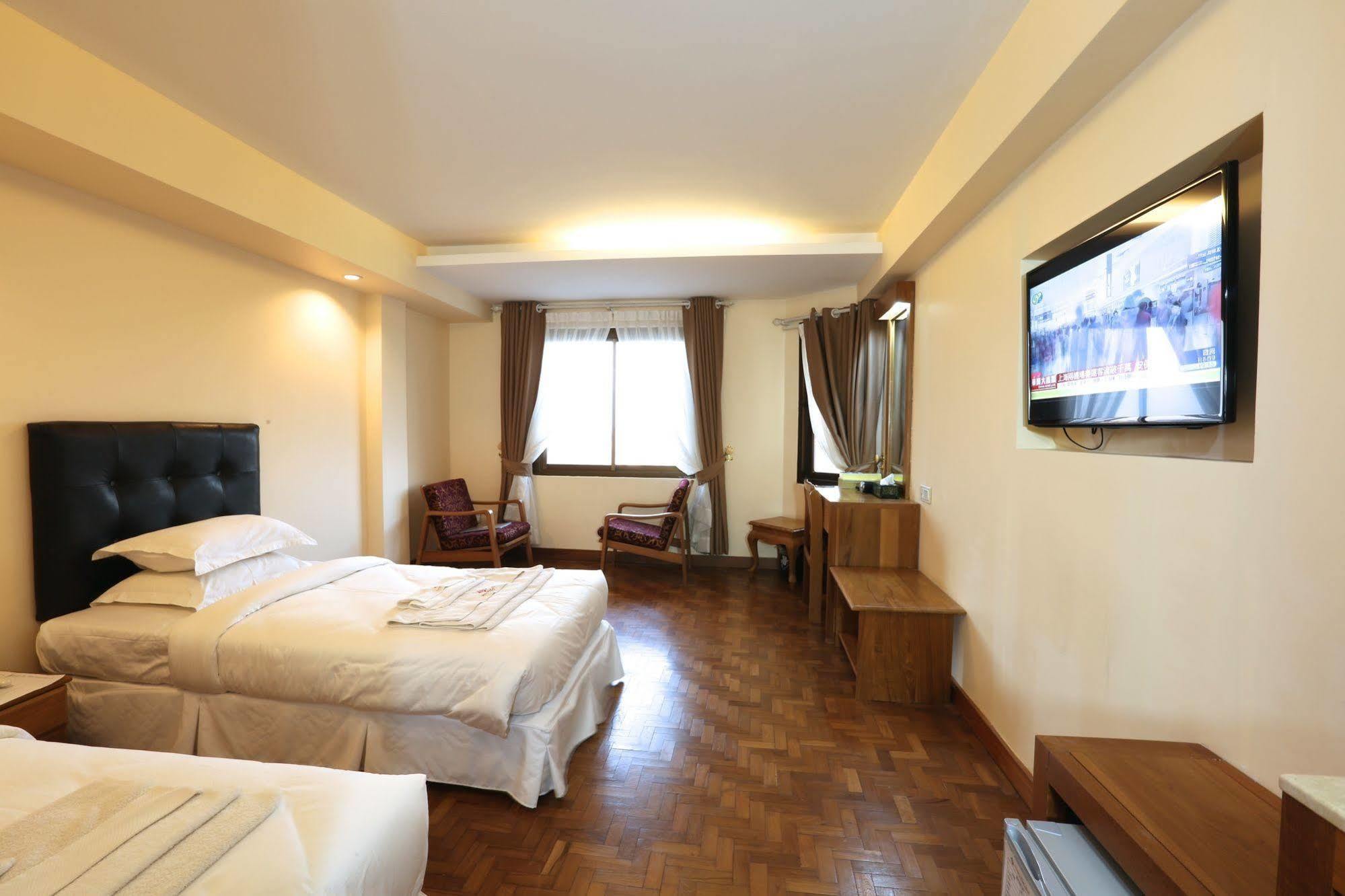 Queen'S Park Hotel Yangon Exterior photo